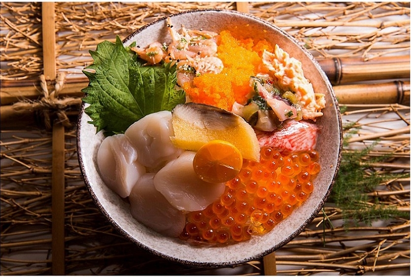 生干貝鮭魚卵丼飯