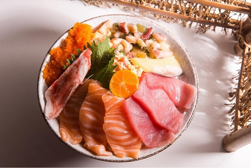 鮮魚丼飯