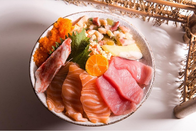 鮮魚丼飯
